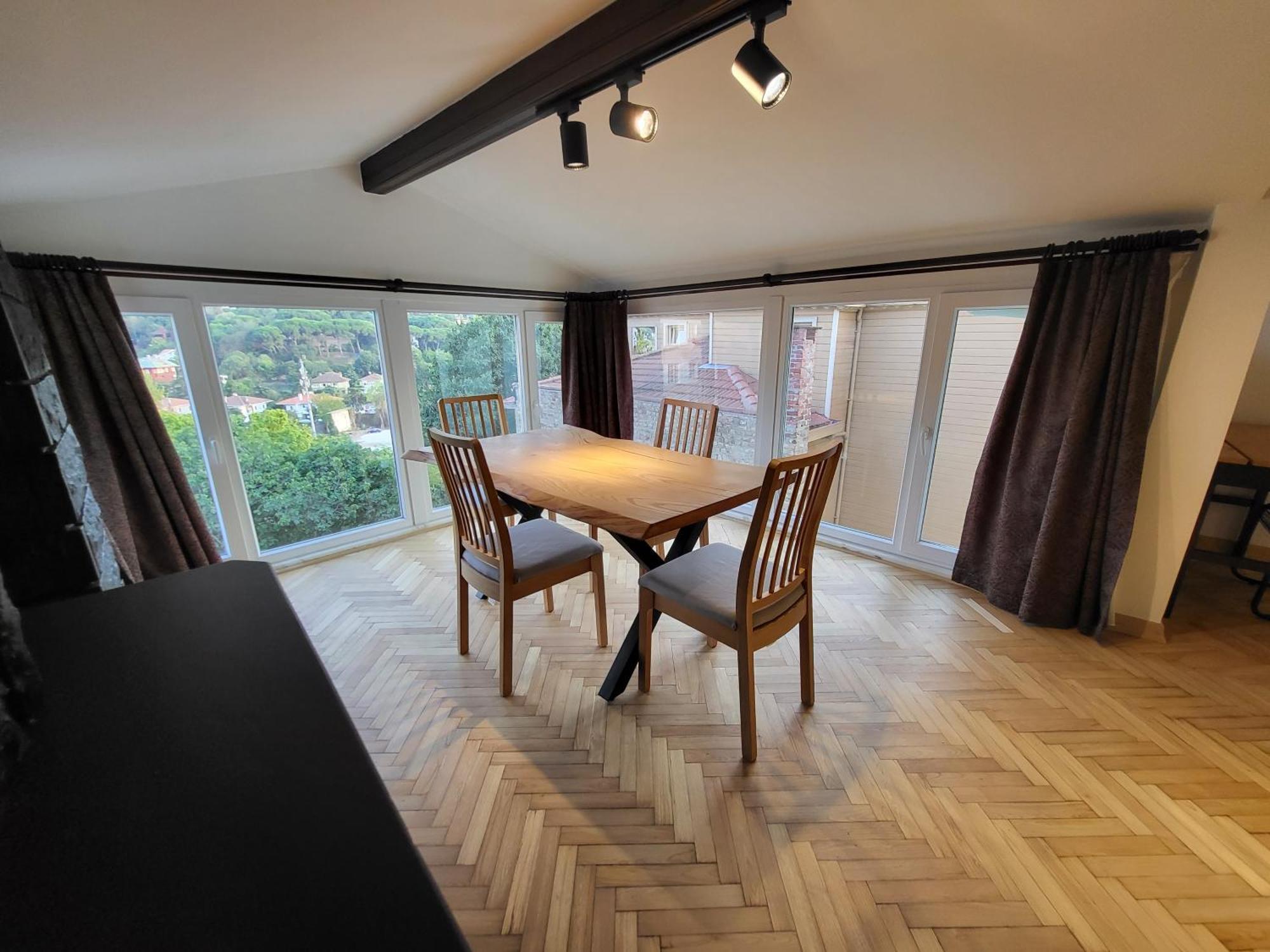 Daire Breathtaking Bosphorus View Amidst Hills *