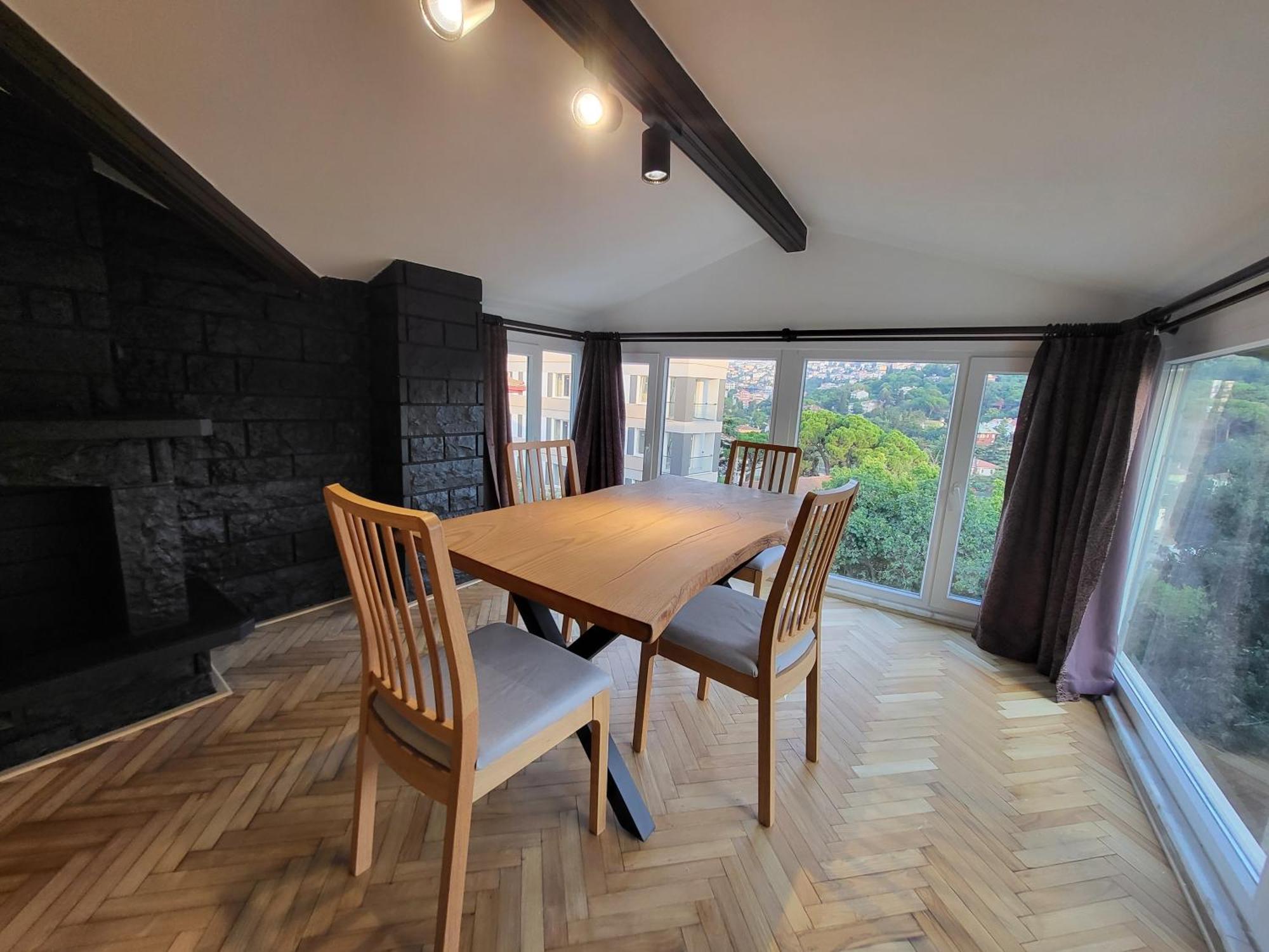Daire Breathtaking Bosphorus View Amidst Hills *