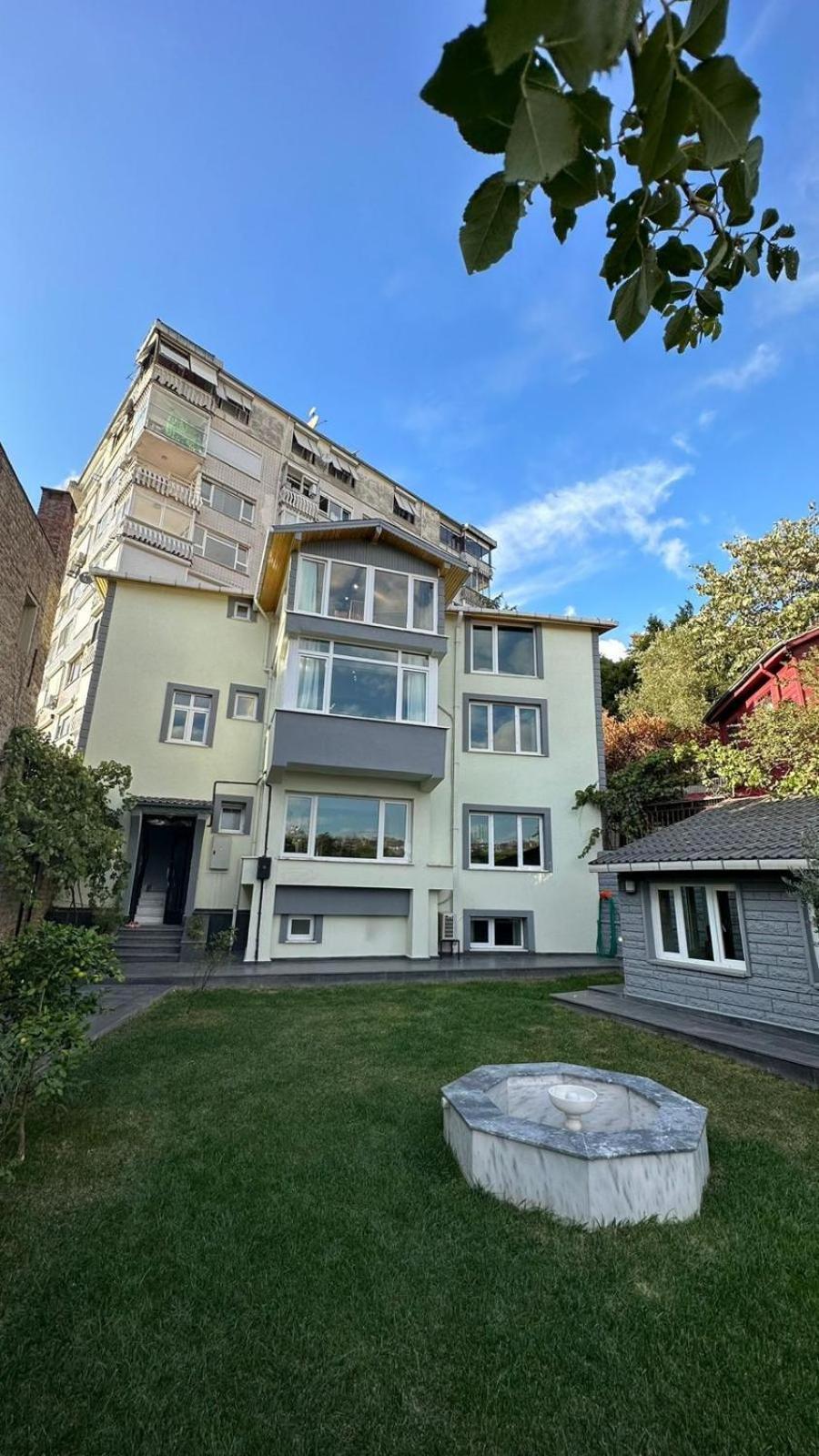 Breathtaking Bosphorus View Amidst Hills Daire